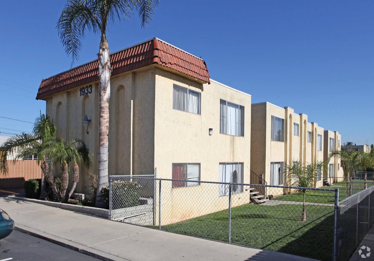 Primary Photo - 1933 L Ave