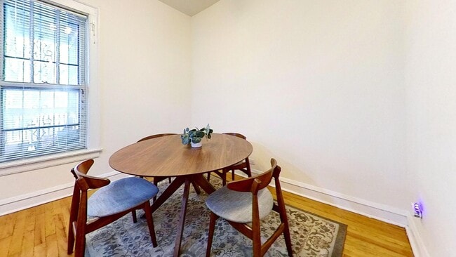 Building Photo - Second Floor North Center One Bedroom