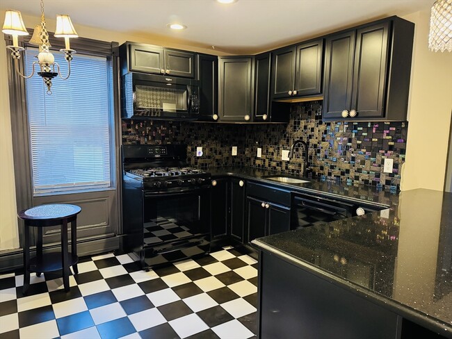 Building Photo - 125 Essex St