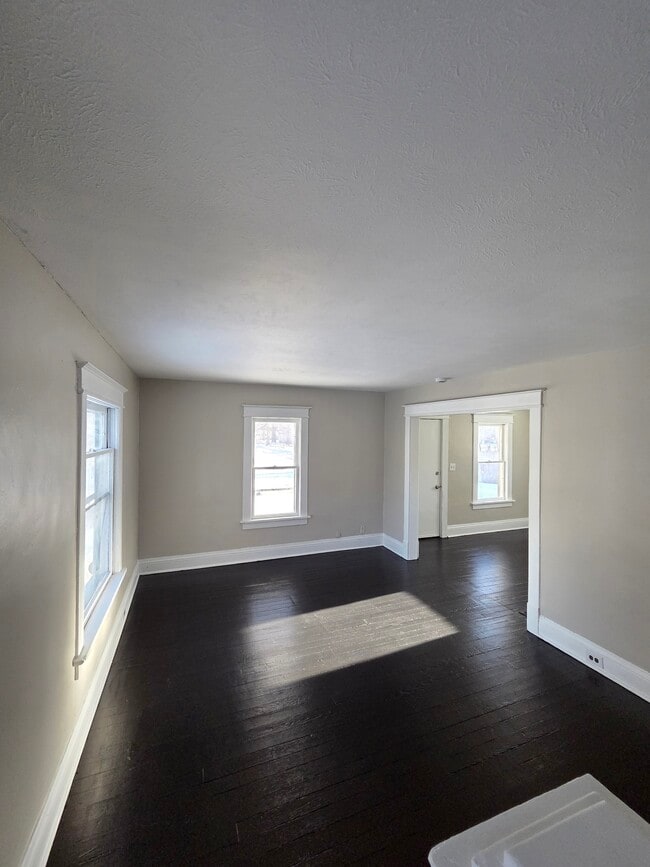 Building Photo - 293 Mason Ave