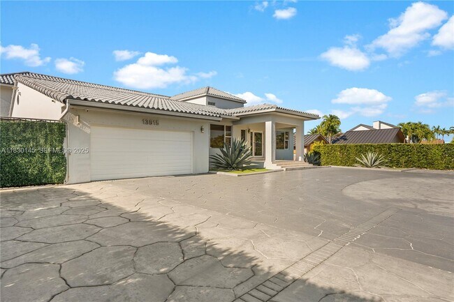 Building Photo - 13815 SW 38th St