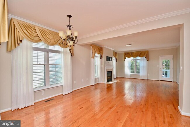Building Photo - 8131 Landfall Ct
