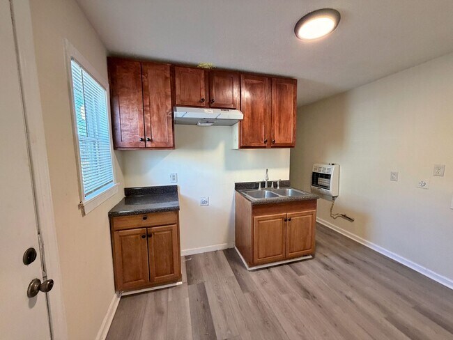 Building Photo - Recently renovated 1 Bedroom Duplex Ready For Move-In!! - Binghampton