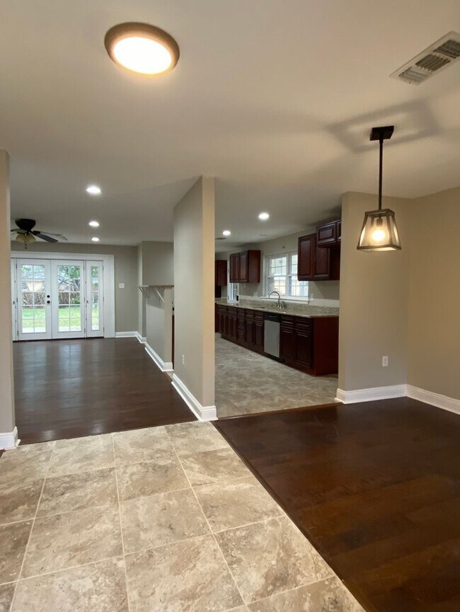 Foto del edificio - 3 BR 2 BA ALGIERS GEM - WON'T LAST LONG!!