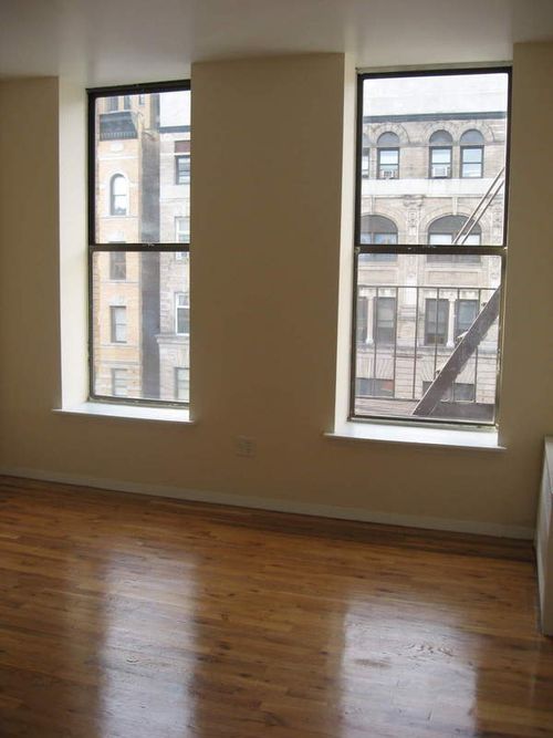 Primary Photo - 953 Amsterdam Ave