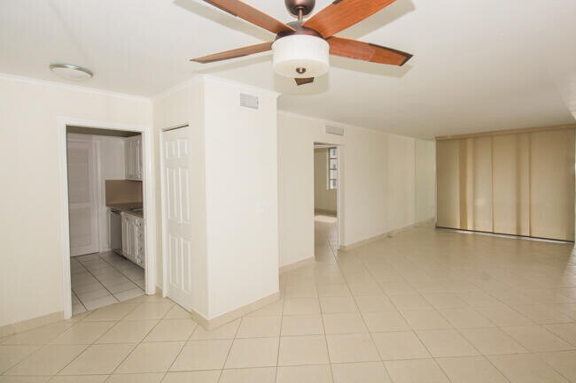 Foto del edificio - 301 Croton Ave