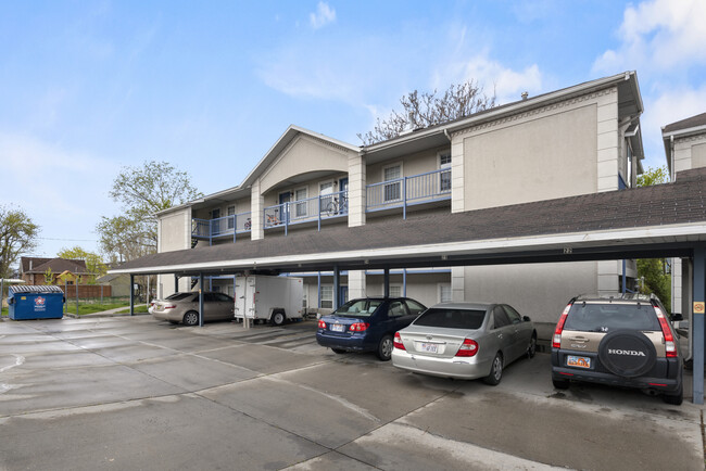 Building Photo - 465 N 300 W