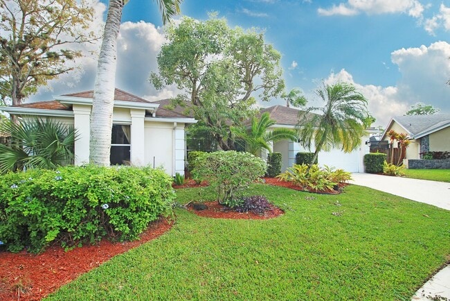 Photo - Spacious 4BR Pool Home on Quiet Cul-de-Sac in Wellington