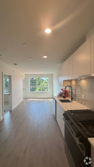 Building Photo - 13238 105 Av