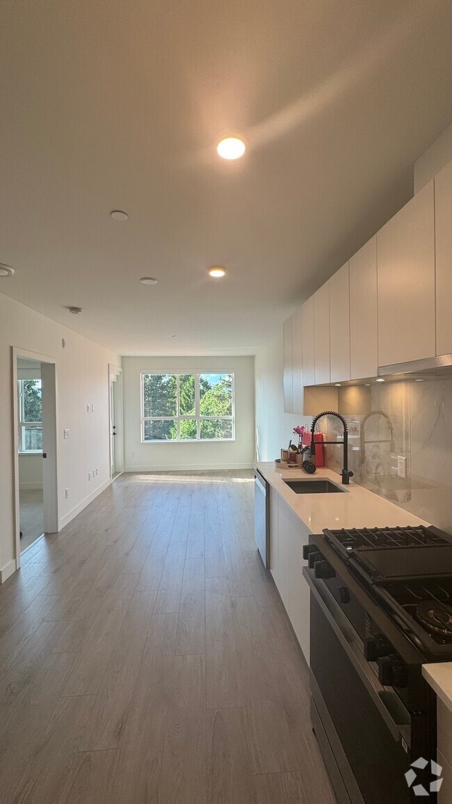 Building Photo - 13238 105 Av