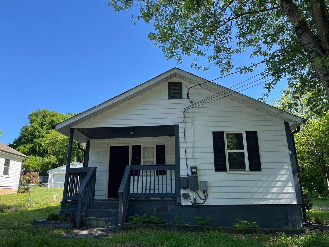 Foto principal - 1417 Essex Ave