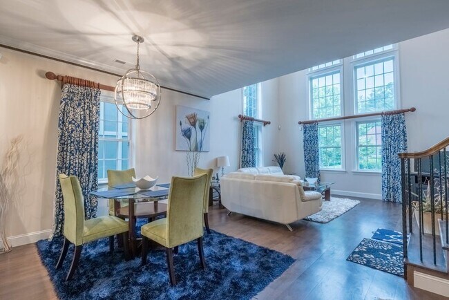 Building Photo - LOCATION! Beautiful East Asheville Home in...