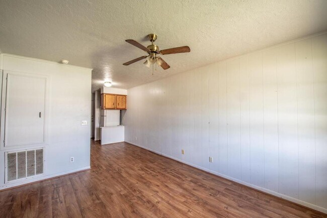 Foto del edificio - 1801 Cheryl Dr