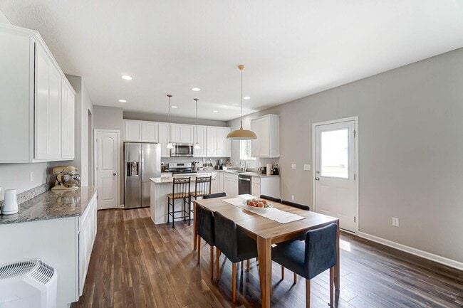 Foto del edificio - 6407 Low Tide Wy