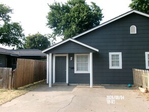 Building Photo - 903 NW Bell Ave