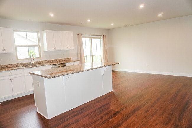 Building Photo - 25318 Tannin Cir