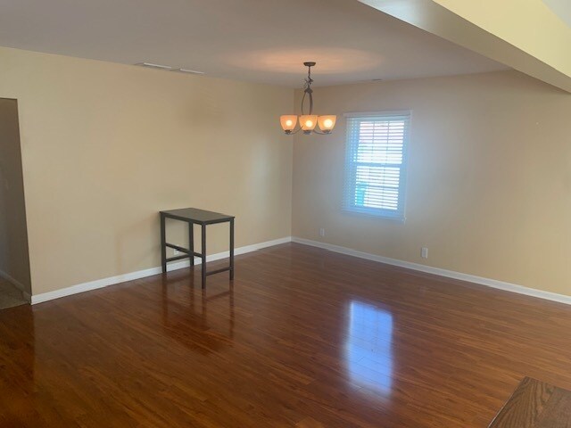 Foto del edificio - 1603 Stratford Ct