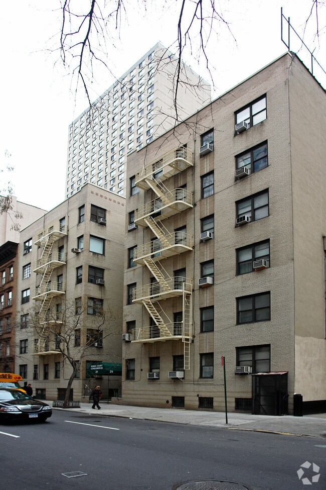 Building Photo - Robin Court
