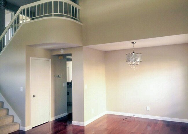 Building Photo - 3 Bedroom 2.5 Bath 1886sqft home in the Mi...