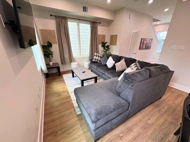 Foto del edificio - 835E Dorchester St