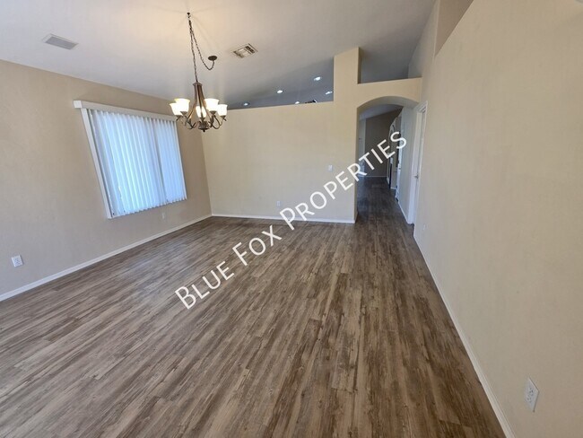 Foto del edificio - 6078 N Panorama Park Dr