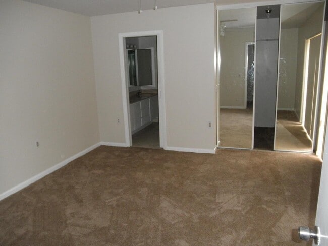 Foto del edificio - 731 Mill Valley Pl