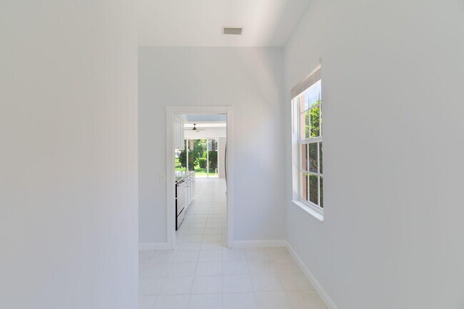 Foto del edificio - 4786 Blossom Dr