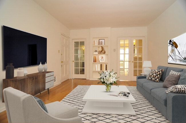 Living Room - 934 14th St