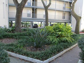 Building Photo - 4001 E NASA Pkwy