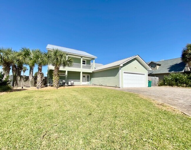 Building Photo - WOW! BEAUTIFUL 3 bedroom WATERFRONT fully ...