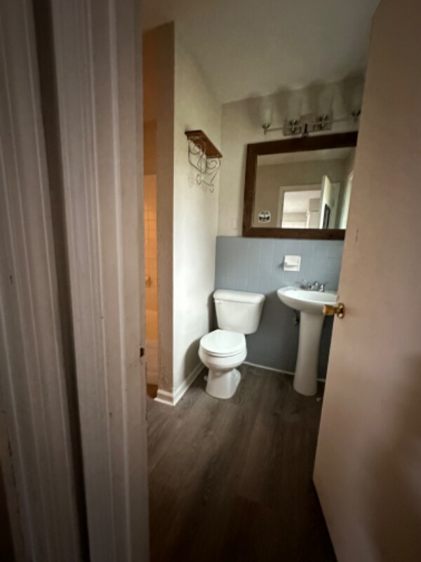 Foto del edificio - 8505 Robin Hill Dr