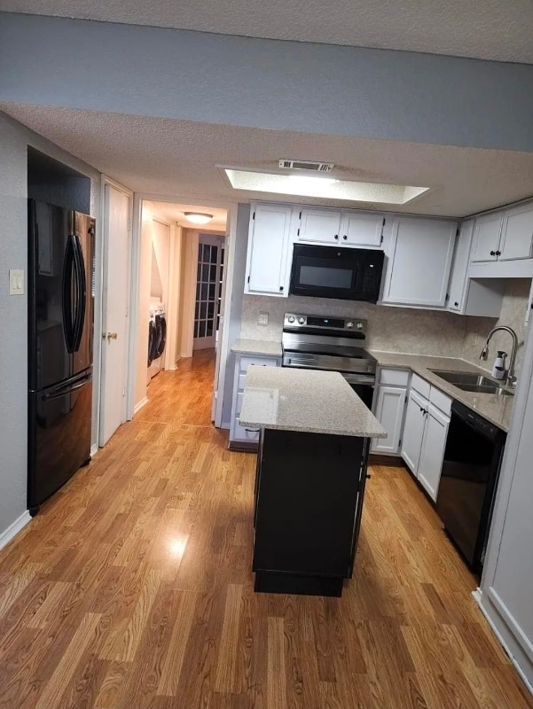 Building Photo - 2708 London Ct