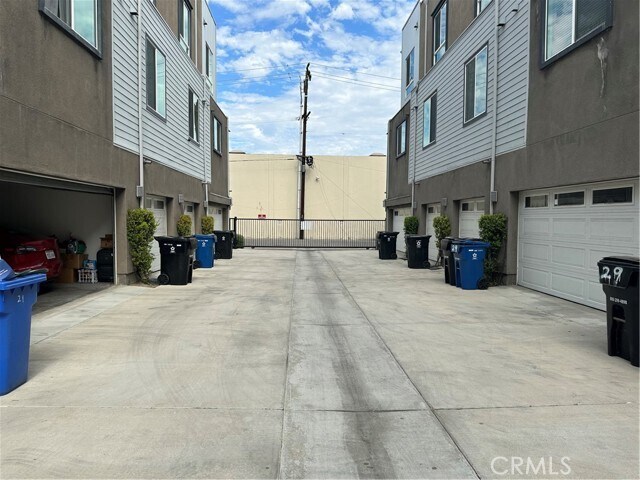 Foto del edificio - 9044 Garvey Ave