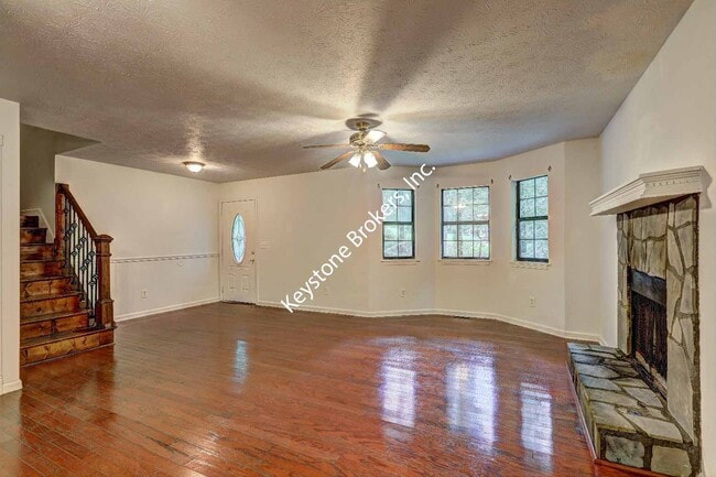 Building Photo - 66 Bakers Bridge Cir