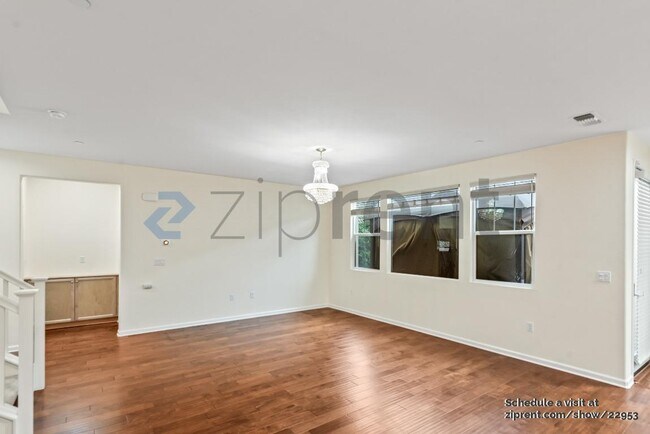 Foto del edificio - 334 Pacifica Dr