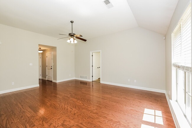 Building Photo - 8643 Bonfire Dr