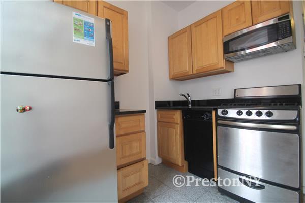 Primary Photo - 32 Leroy St