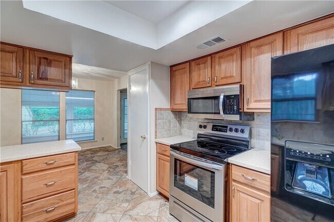 Building Photo - 12118 Black Angus Dr