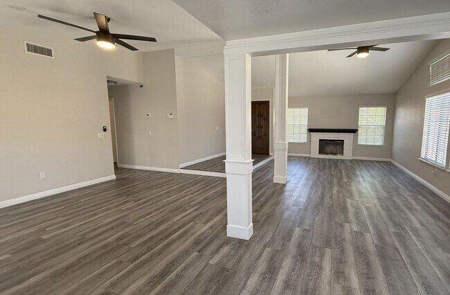 Building Photo - 23680 Redbark Dr