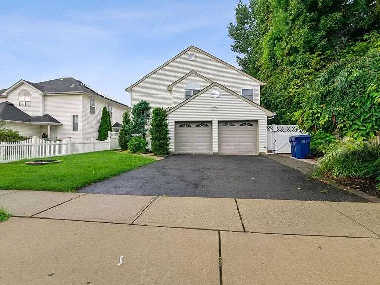 Primary Photo - 275 Hamilton Pl