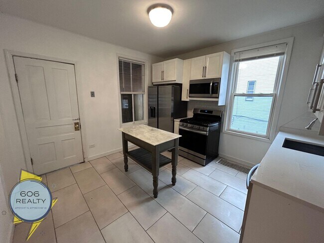 Foto del edificio - Remodeled 3 Bed In Avondale!