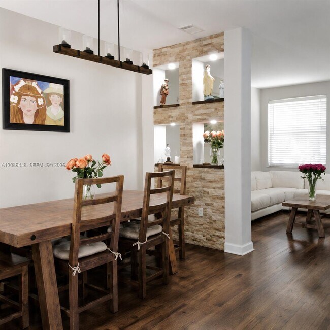 Foto del edificio - 16945 SW 38th St