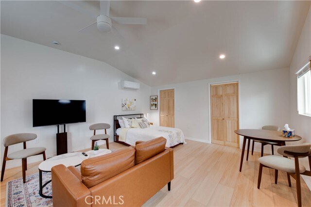 Foto del edificio - 7321 Kelvin Ave