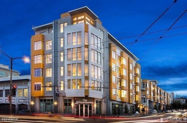 Building Photo - 2655 Bush St