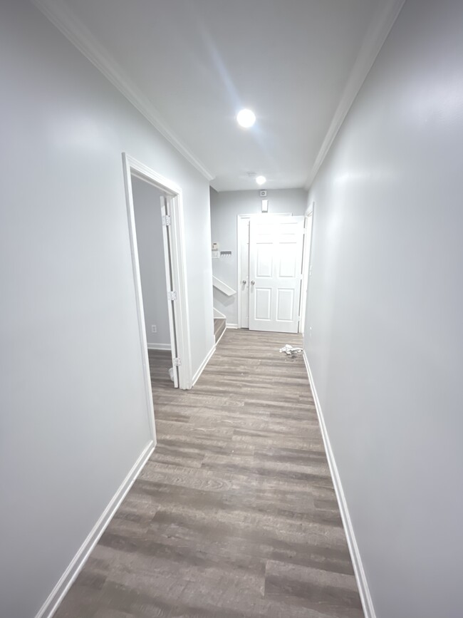 Hallway - 848 Lake Hollow Blvd SW