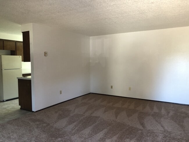 Building Photo - Charming 2-Bedroom Apartment in the Heart ...