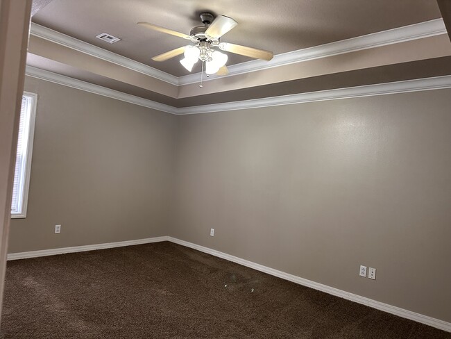 Building Photo - 2813 Neosho Heights Ave