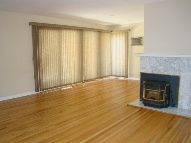 Building Photo - 14976 Ridgetop Dr