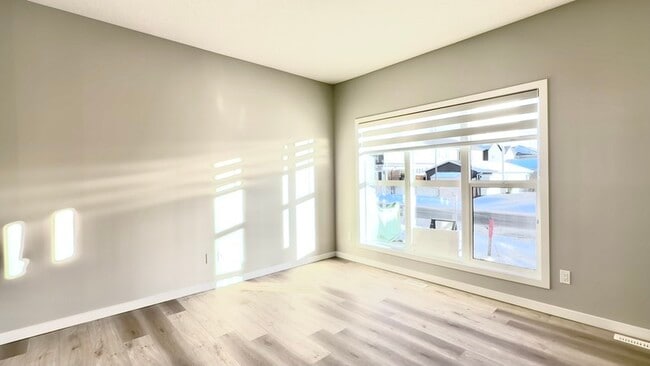 Building Photo - 482 Edgemont Dr NW