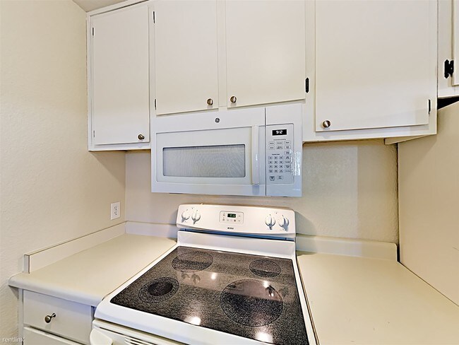 Foto del edificio - 7456 Sandalwood Dr